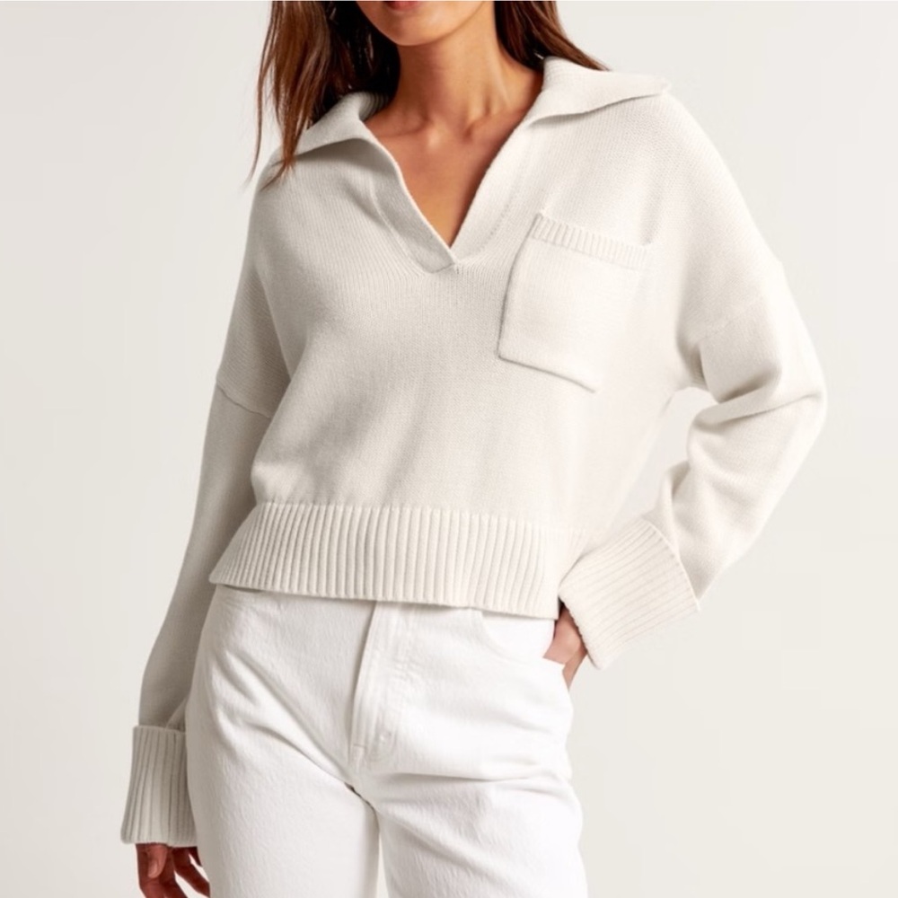 NWOT - Abercrombie & Fitch Notch Neck Sweater in Cream